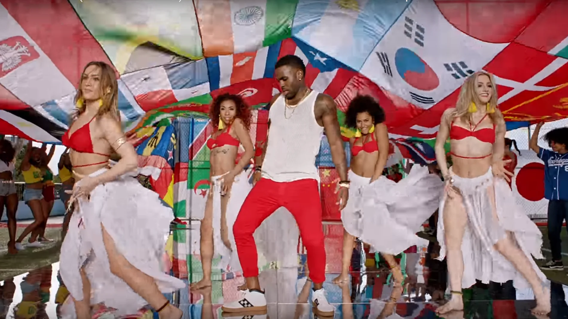 Jason Derulo en el videoclip de 'Colors' Jason Derulo en el videoclip de 'Colors'