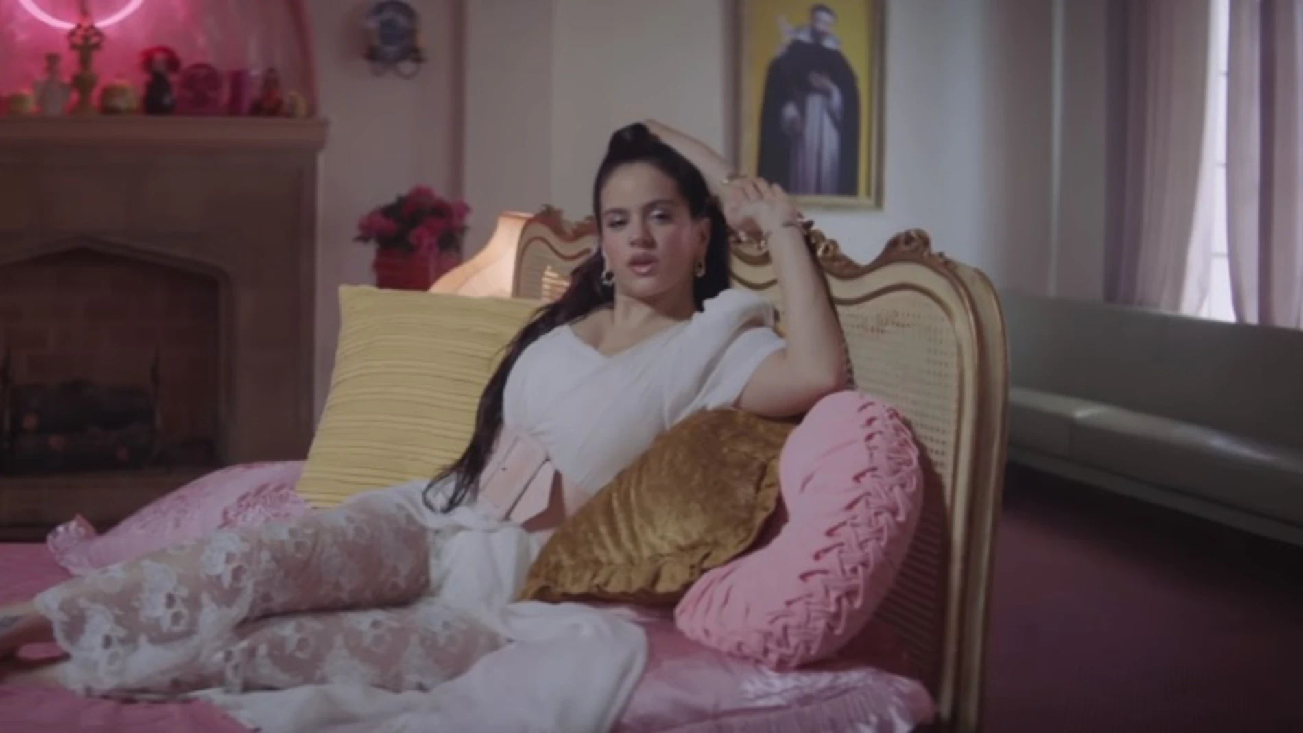 Rosalía en el vídeo de 'Di mi nombre' Rosalía en el vídeo de 'Di mi nombre'