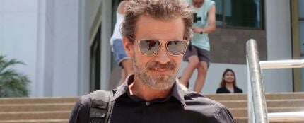 Rodolfo Sancho, a la salida de una sesión del juicio contra su hijo Daniel Sancho por la muerte de Edwin Arrieta. Rodolfo Sancho, a la salida de una sesión del juicio contra su hijo Daniel Sancho por la muerte de Edwin Arrieta.