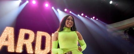 Cardi B durante una actuación en Los Ángeles