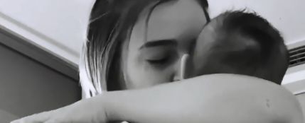 Laura Escanes con su hija Roma