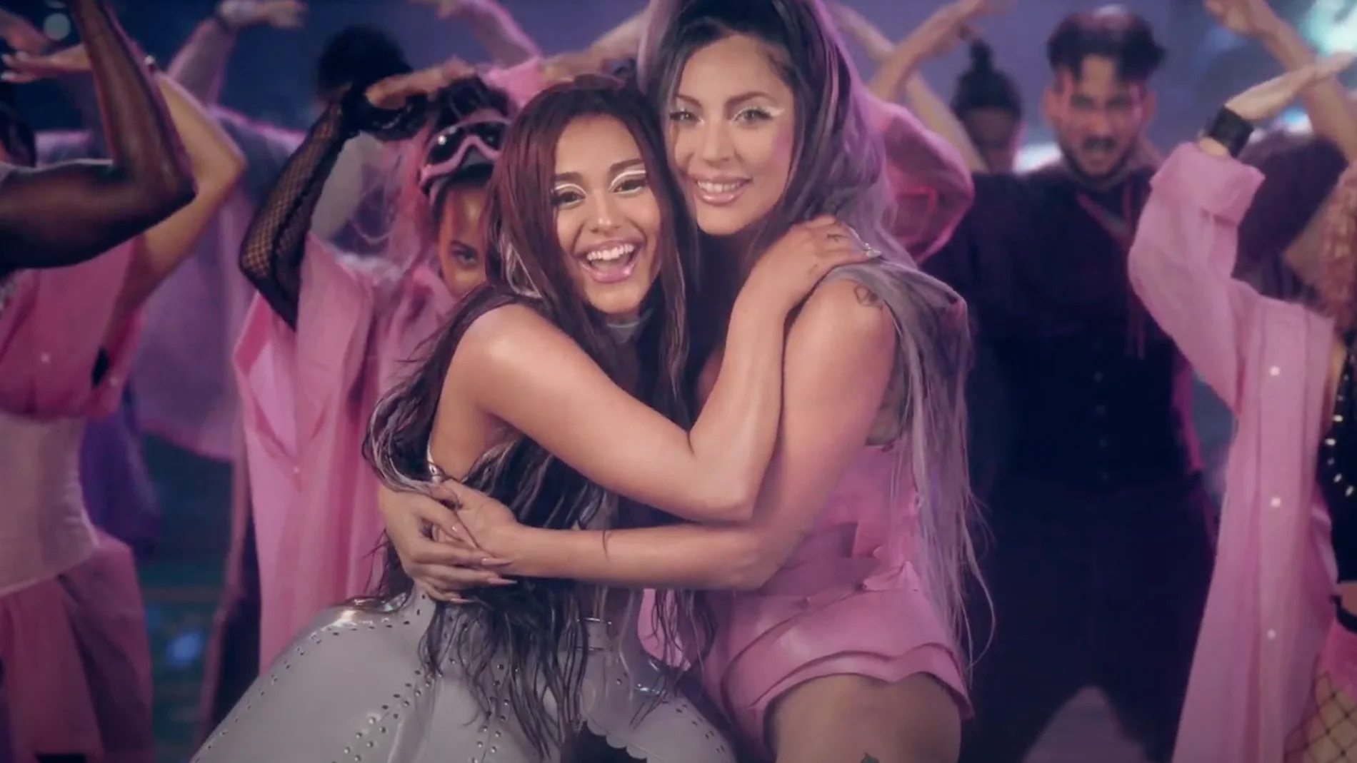Ariana Grande y Lady Gaga en el vídeo de 'Rain On Me' Ariana Grande y Lady Gaga en el vídeo de 'Rain On Me'