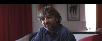 Jordi Évole en un momento del documental 'Eso que tu me das' con Pau Donés Jordi Évole en un momento del documental 'Eso que tu me das' con Pau Donés