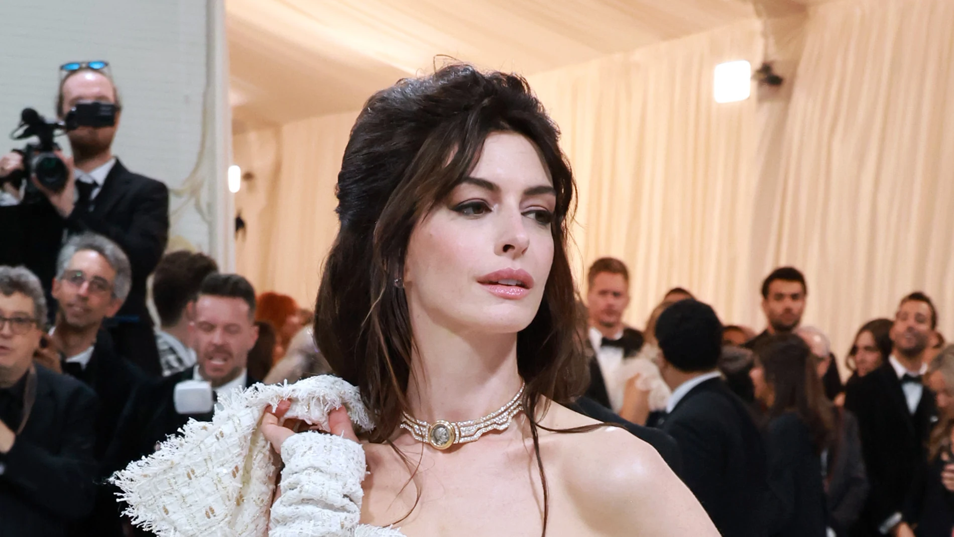 Anna Hathaway, en la MET Gala 2023. Anna Hathaway, en la MET Gala 2023.