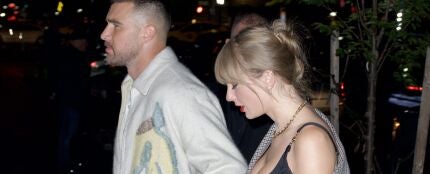Taylor Swift y Travis Kelce pasean por Nueva York, en 2023. Taylor Swift y Travis Kelce pasean por Nueva York, en 2023.